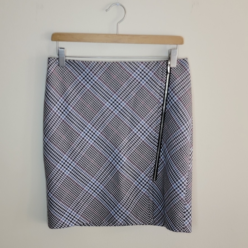 NWT WHBM Black Cream Blue Wine Plaid Zip Front Skirt NWT Size 0